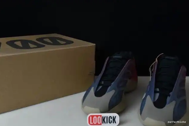 Fade Adidas Yeezy GW1814 700 V3 Carbon 0621